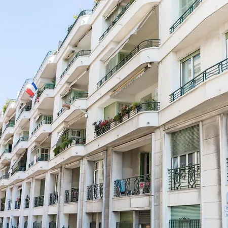 Le Tresor De Promenade-nice: Seafront 2 Bed Luxury Apartment. Balcony; Ac *