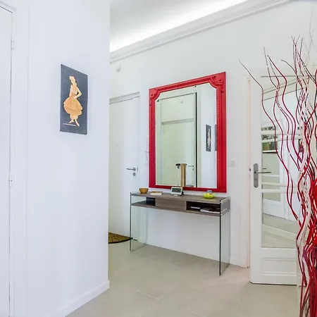 Lägenhet Le Tresor De Promenade-nice: Seafront 2 Bed Luxury Apartment. Balcony; Ac *