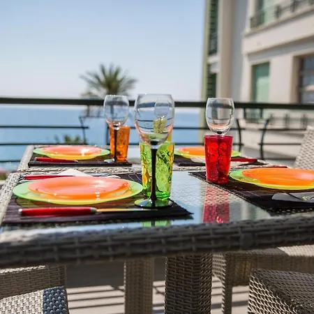 Le Tresor De Promenade-nice: Seafront 2 Bed Luxury Apartment. Balcony; Ac *