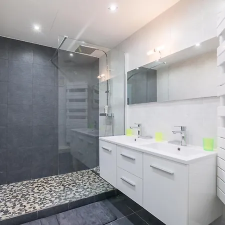 Lägenhet Le Tresor De Promenade-nice: Seafront 2 Bed Luxury Apartment. Balcony; Ac *