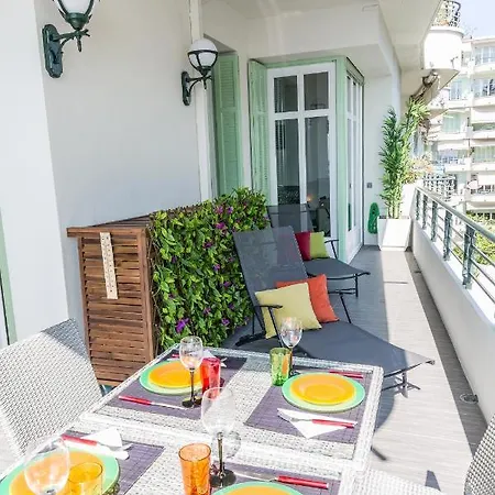 Apartment Le Tresor De Promenade-nice: Seafront 2 Bed Luxury Apartment. Balcony; Ac Nice